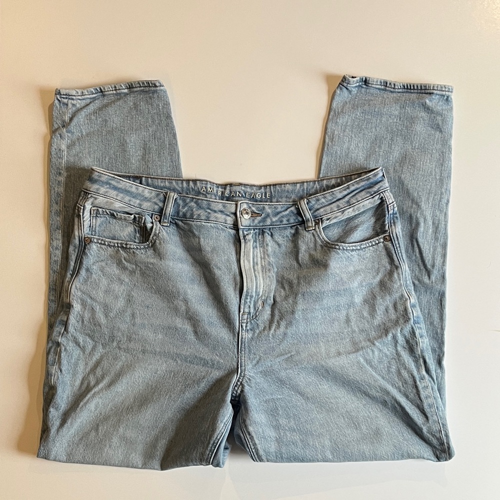 16 long American Eagle Outfitters Light Wash Jeans